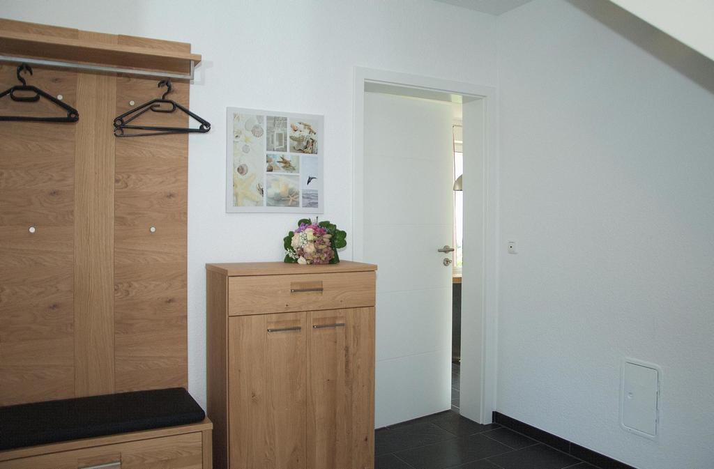 Ferienhaus Emmely Nur Wenige Gehminuten Zum Strand Ruhig Glowe Luaran gambar
