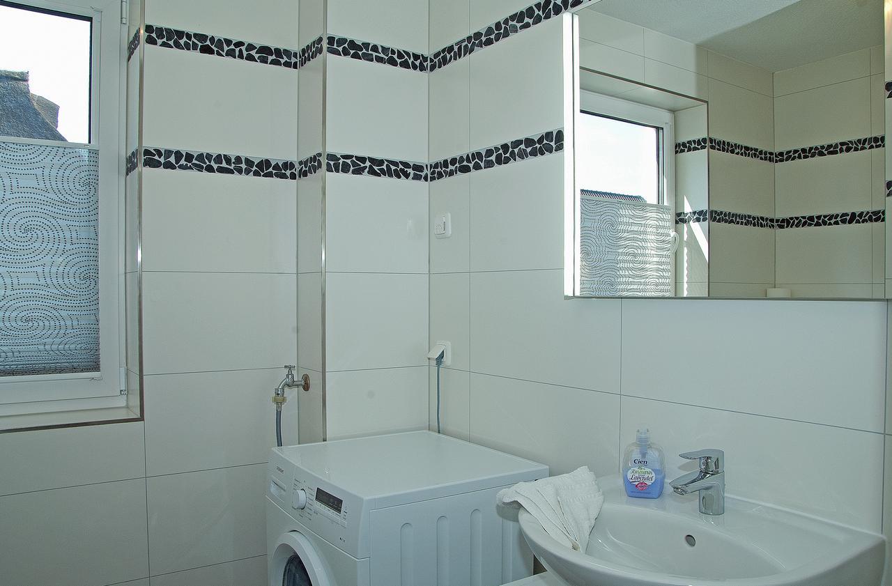 Ferienhaus Emmely Nur Wenige Gehminuten Zum Strand Ruhig Glowe Luaran gambar